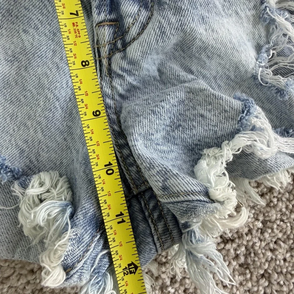 Aeropostale Shorts Womens 4 28W Blue Denim High Rise Distressed Cut Off Raw Hem